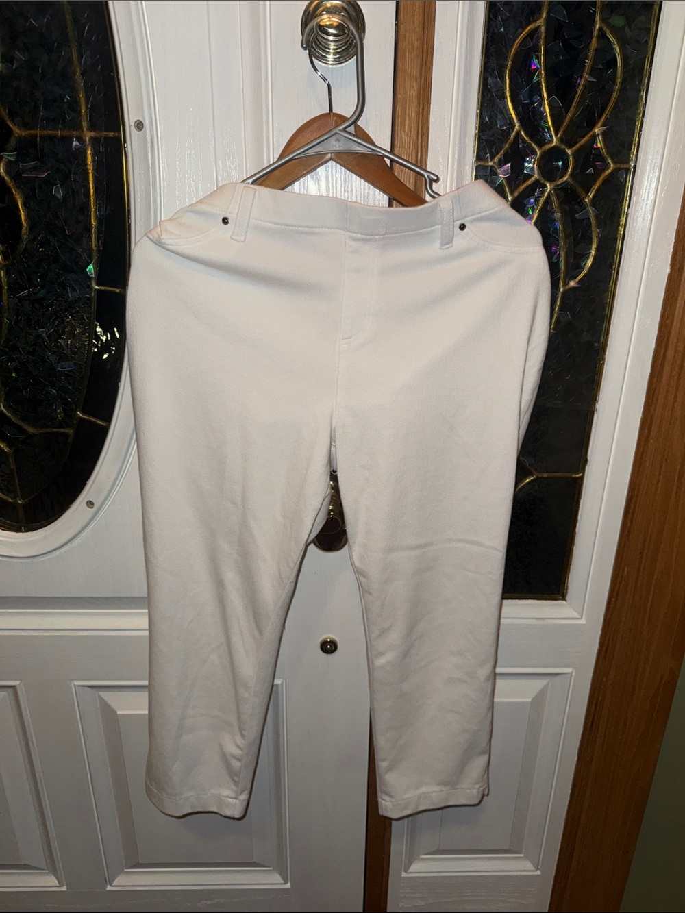Woman’s white slimming pants